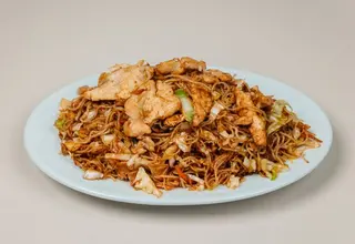137. Оризови спагети с пиле