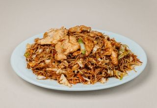 137. Оризови спагети с пиле