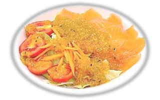 Insalata con salmone crudo