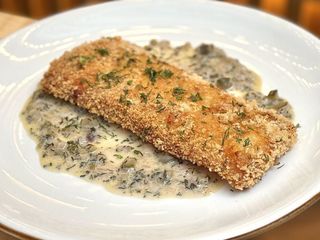 Шніцель з хека та соусом тартар (270g)