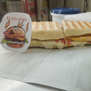 BOCADILLO DE BEICON Y TORTILLA FRANCESA