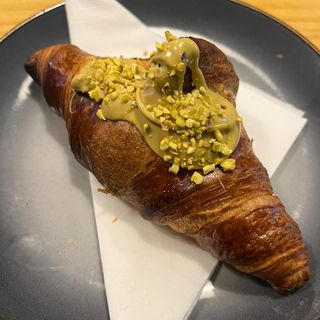 Croissant z pistacją