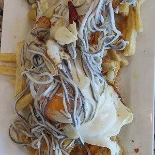 Huevos Rotos Con Gula