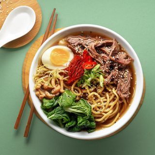 Рамен з рваною телятиною