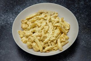 Pasta piletina sa karijem