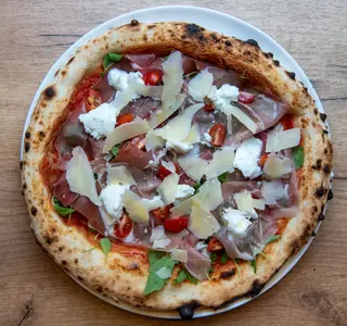 Pizza Crudo e Grana
