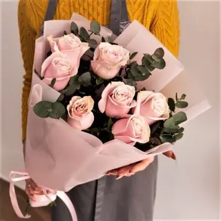  7 Trandafiri Roz