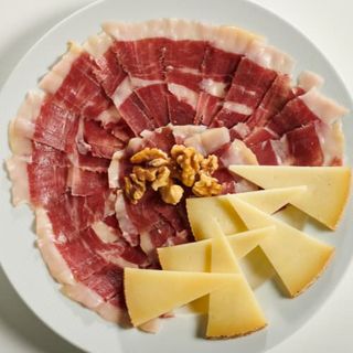 Viena De Serrano Y Manchego