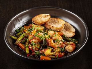 Креветки гунбао із овочами (245/45g)