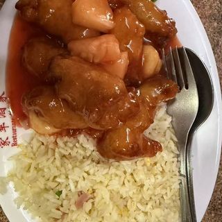 Carne de Porco Agri-Doce e Arroz