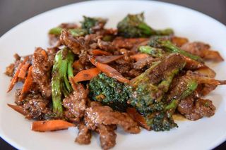 Teletina sa brokolijem u sosu od ostriga