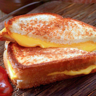 Triple Sándwich De Triple Queso