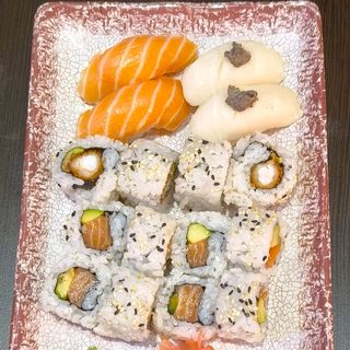 COMBO 14- nigiri y uramaki misto 16 piezas