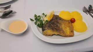 Crap prăjit cu mămăliguță