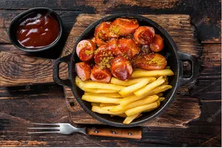 SALCHICHAS + PAPAS
