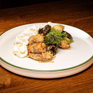  Sarmale moldovenești cu  carne de vită și smântănă 