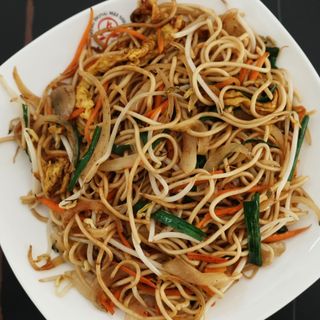 Spaghetti cinesi saltati alle verdure