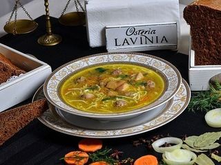 Суп з білими грибами, фрикадельками та домашньою локшиною (300g)