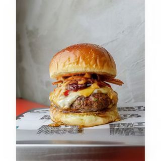 The winner burger con patatas  nuestra champion