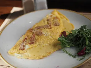 Omletă cu cabanos