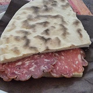 Crescia salame al tartufo