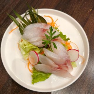 13.Sashimi branzino