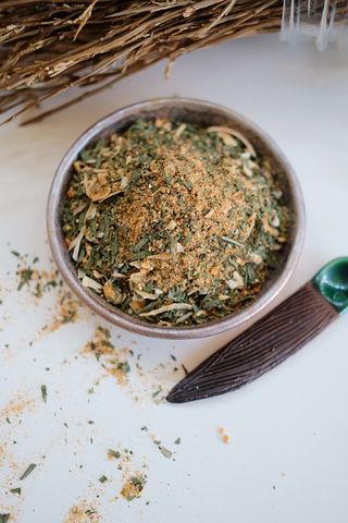 ქათმის და იხვის საკმაზი 50 გრ