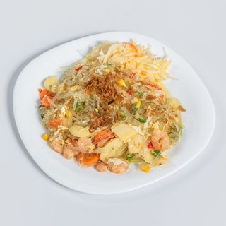 Makaron sojowy z krewetkami