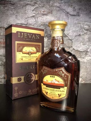 Կոնյակ Իջևան 3* 0,25լ տափակ շիշ, , հատ