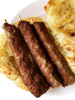 Kombinacija šiš ćevapi, kobasice