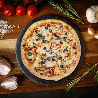 Pizza Capricciosa Ø32cm