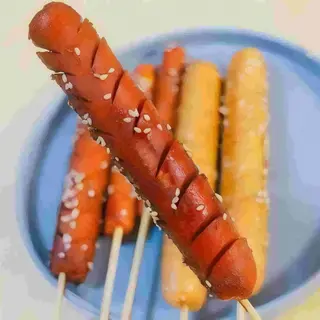 Pincho De Salchicha A La Barbacoa (1 Ud.)  烤香肠 （炸串）