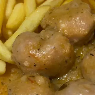 Albóndigas En Salsa De Almendras