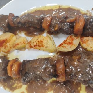Brocheta de carrillada de ternera
