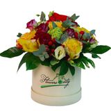 Cutie (1393)violet roz din trandafiri, orhidee, eustoma, hypericum si verdeata decorativa