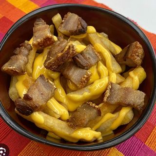 Chicharro de cerdo 1/2 kilo ,,con patatas