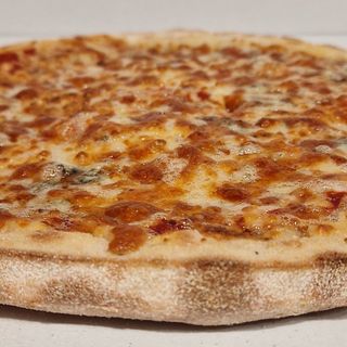 Pizza 4 Quesos (Familiar)