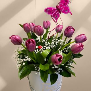 Кутия с 11 лалета