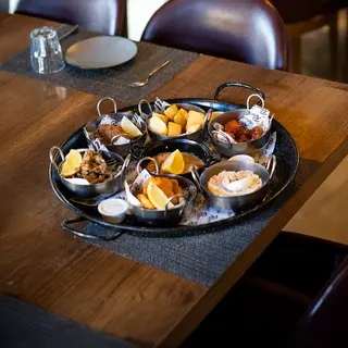  ASSORTIEMENT DE TAPAS VARIÉS       