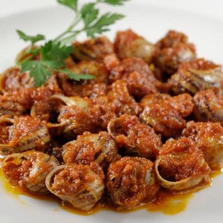 Caracoles En Salsa