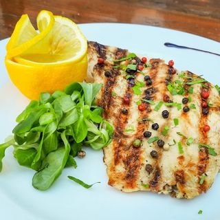 Salau prajit sau la grătar