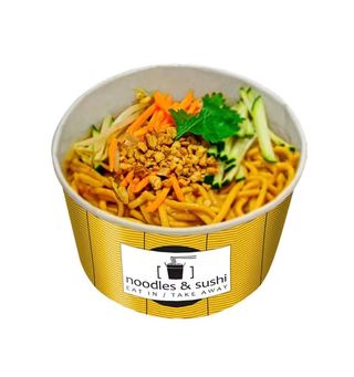 Ban main noodles con arachidi