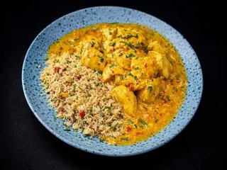 Pollo Tikka Masala con Arroz Basmati y Verduras