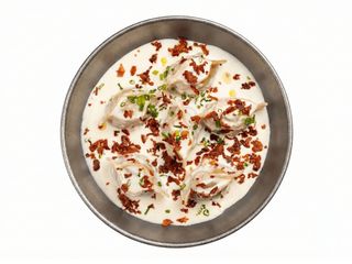 Dumplings Карбонара з куркою та беконом