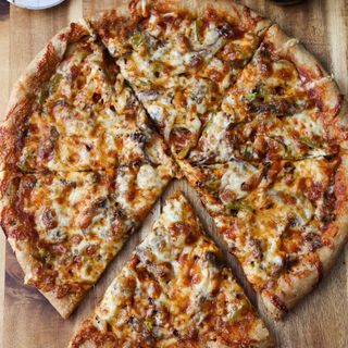 Пица Телешко с манатарки (38 см) 