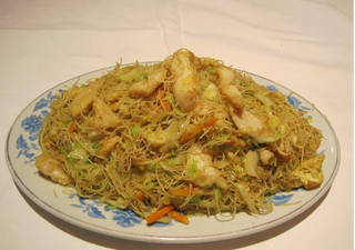 140. Оризови спагети пиле и къри