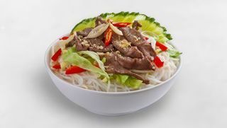 Makaron Nam Bo z wołowiną