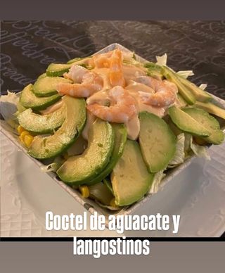 Cóctel de aguacate y langostinos
