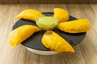 Empanada Venezolana De Pollo (1 Ud.)