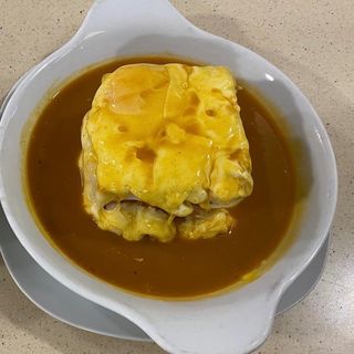 Francesinha Tradicional